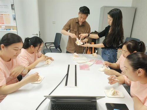 武漢一家員工制家政企業(yè)推出免費育嬰師培訓，以去中介化模式革新家政服務