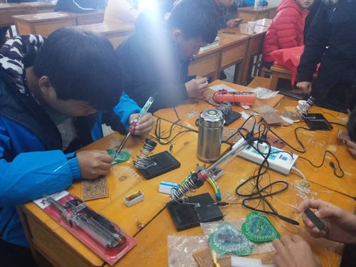 機(jī)械系化機(jī)專業(yè)課題實(shí)訓(xùn)小成果展示 創(chuàng)新機(jī)電教學(xué)器材的實(shí)踐探索